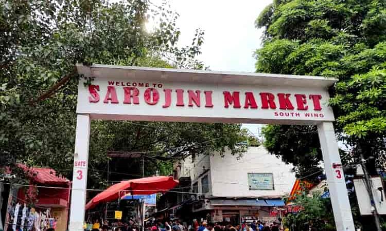 Sarojini Market, Delhi: Timings, Nearest Metro, Things to Do